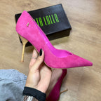 Scarpin Santa Lolla One Couro Camurça Bico Fino Salto Agulha 0070.2178.034A