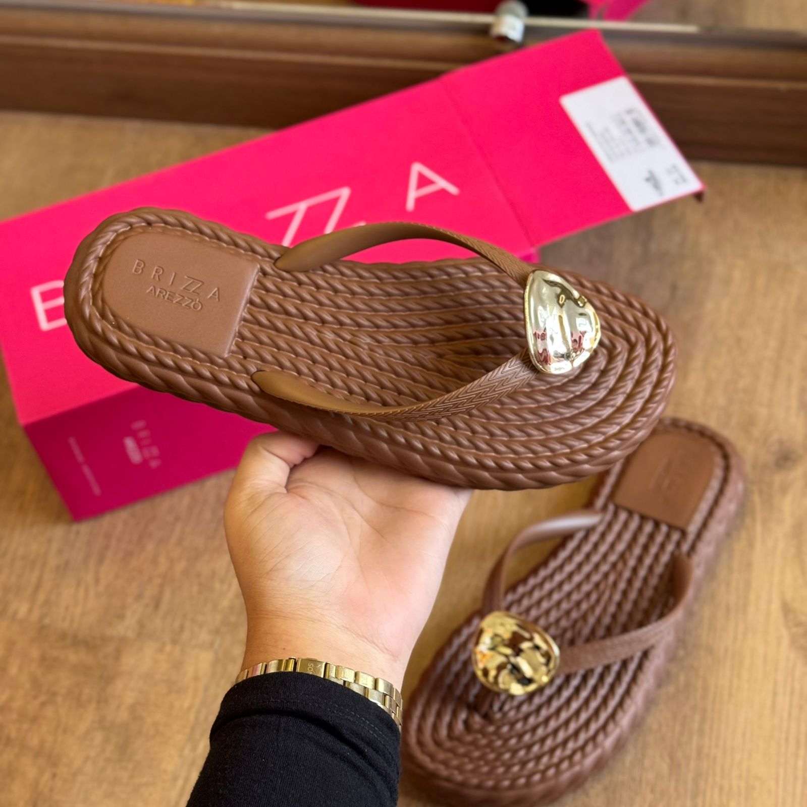 Rasteira Arezzo Detalhe Dourado Z191550006