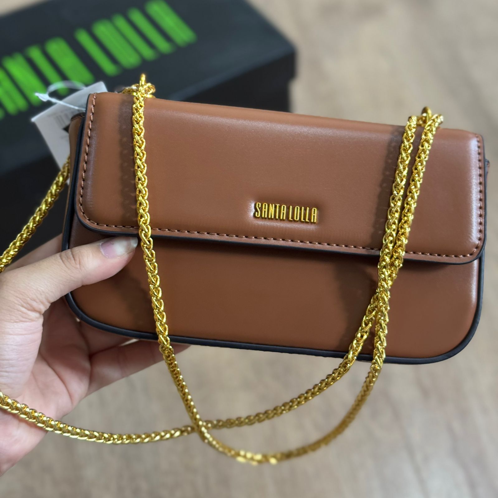 Bolsa Santa Lolla Metalizada Alça Transversal Corrente 0470.56A4.037C