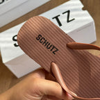 Chinelo de Dedo Schutz Estampado S222960008