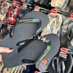 Havaianas Brasil + Placa Logo Dourado + Pin Estrela do Mar e Tartaruga