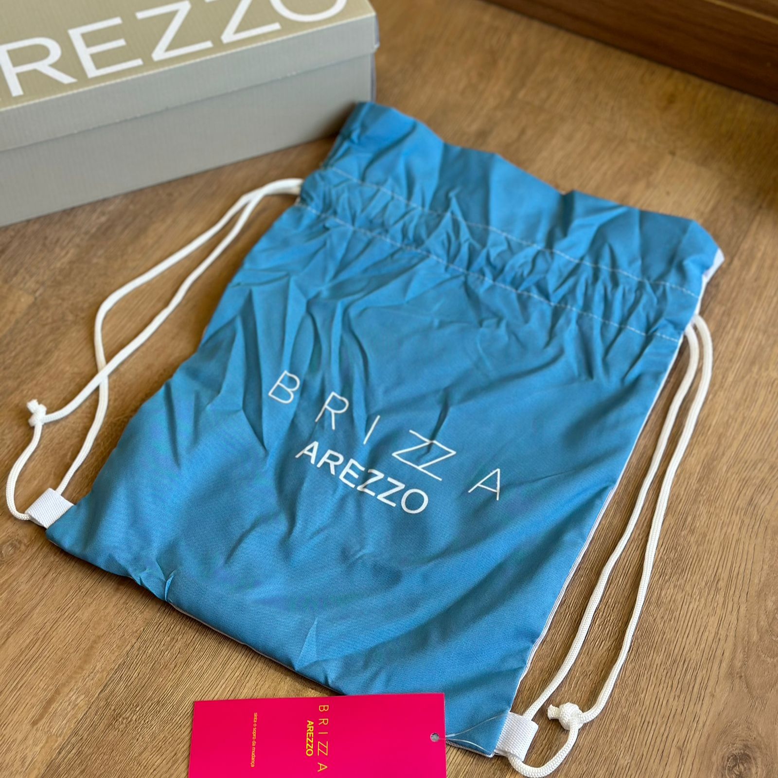 Kit Chinelo de Dedo Arezzo e Mochila Esportiva Z190260072