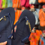 Havaianas Top + Placa Logo + Pin Olho Grego Pendurado
