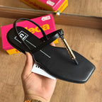 Sandália Moleca Rasteirinha Detalhe Metálico 5560.102