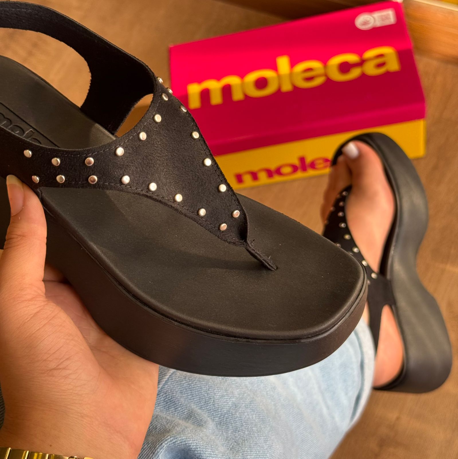 Sandália Moleca Plataforma Detalhe Dourado 5503.122