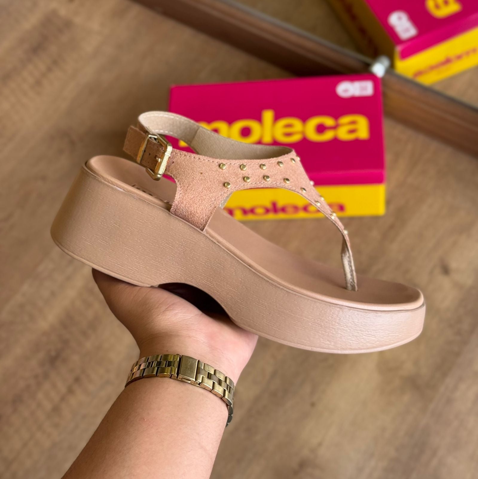 Sandália Moleca Plataforma Detalhe Dourado 5503.122