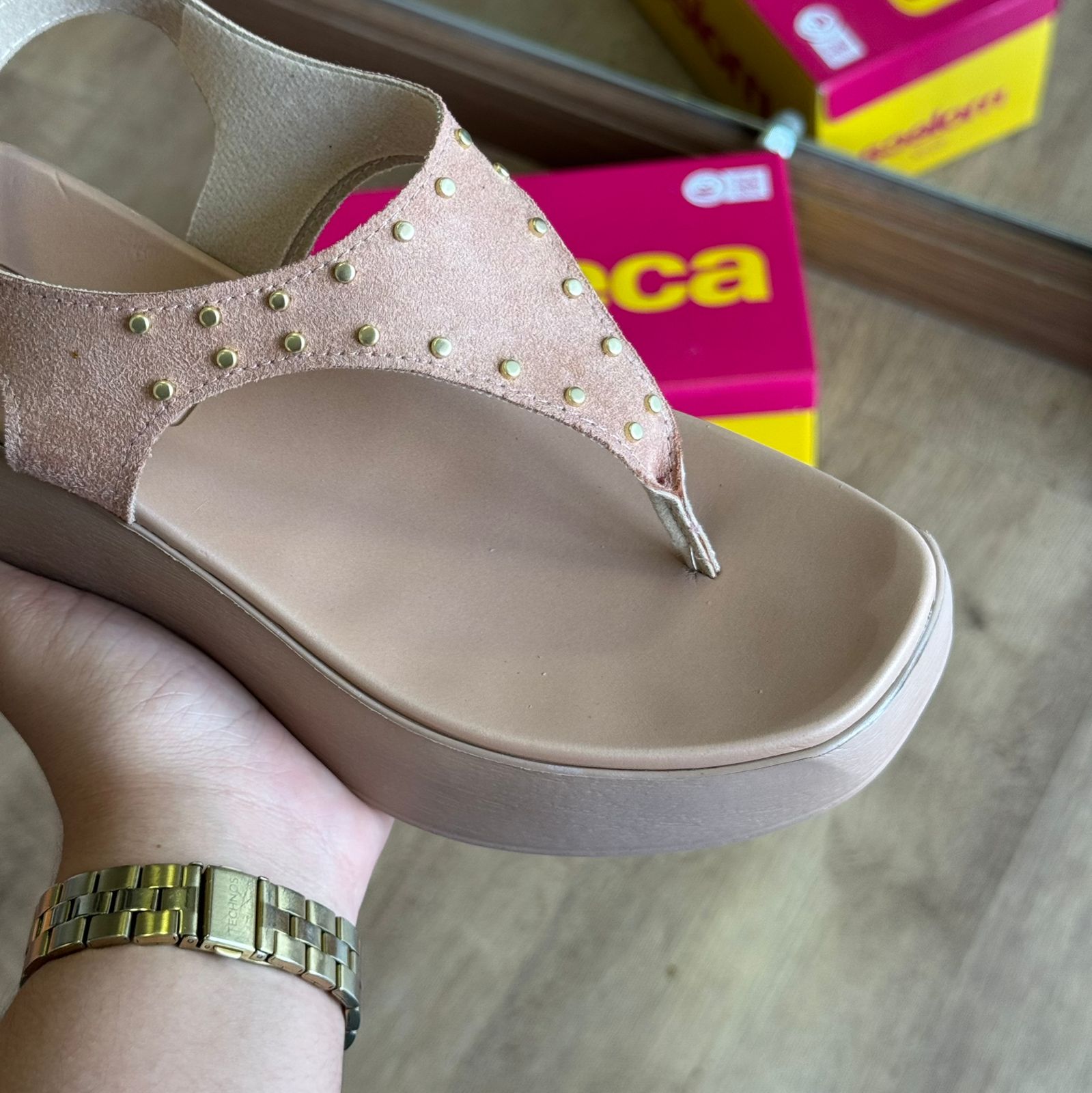Sandália Moleca Plataforma Detalhe Dourado 5503.122