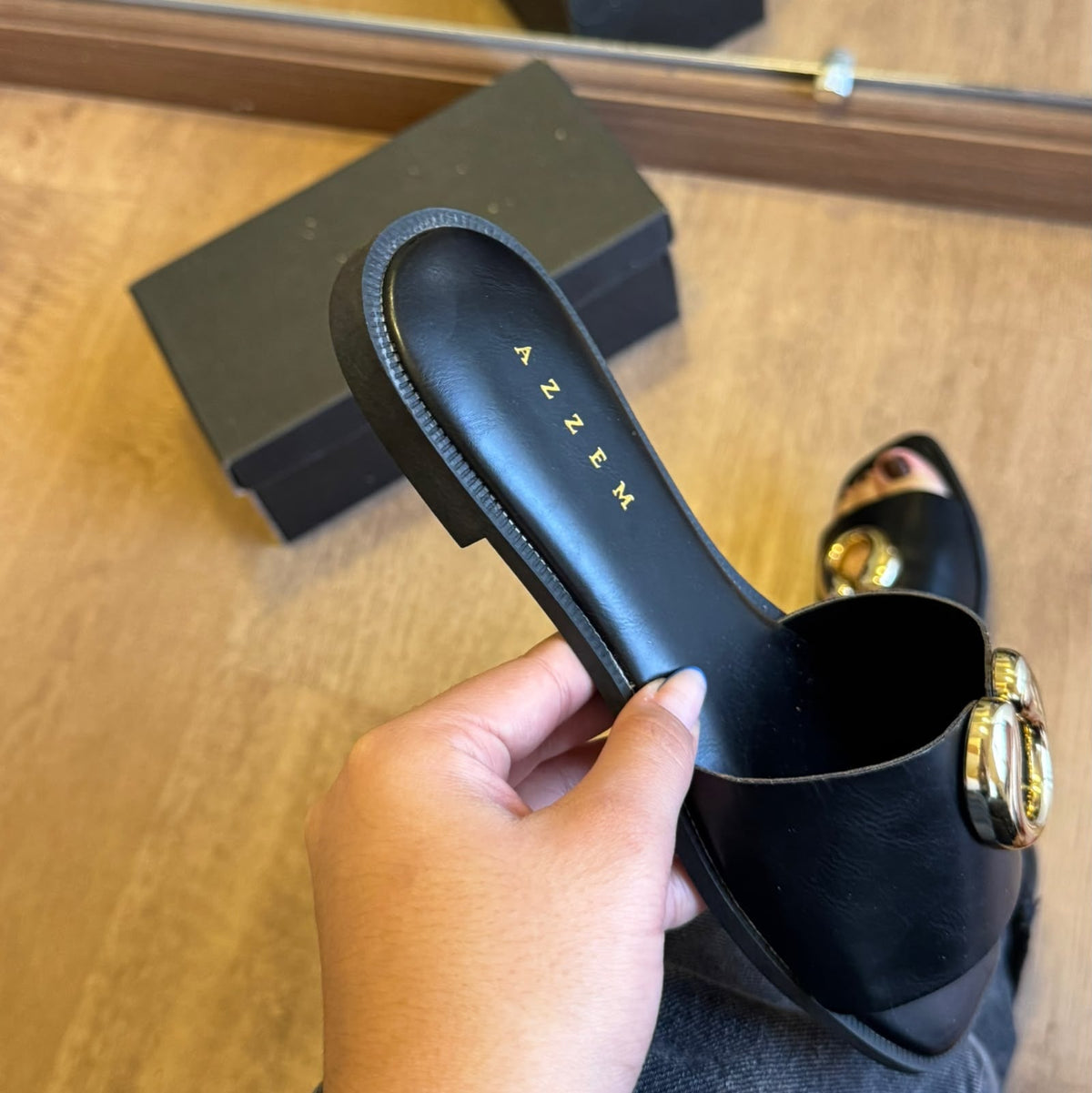 Sandália Azzem Flat Detalhe Elo 270DE
