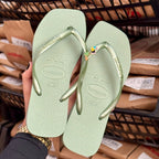 Havaianas Slim Square Logo Pop + Pin Tucano e Coqueiro