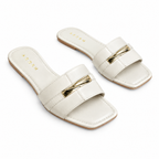 Azzem IA — Off White — Sandália Azzem Flat Detalhe Dourado ME2738